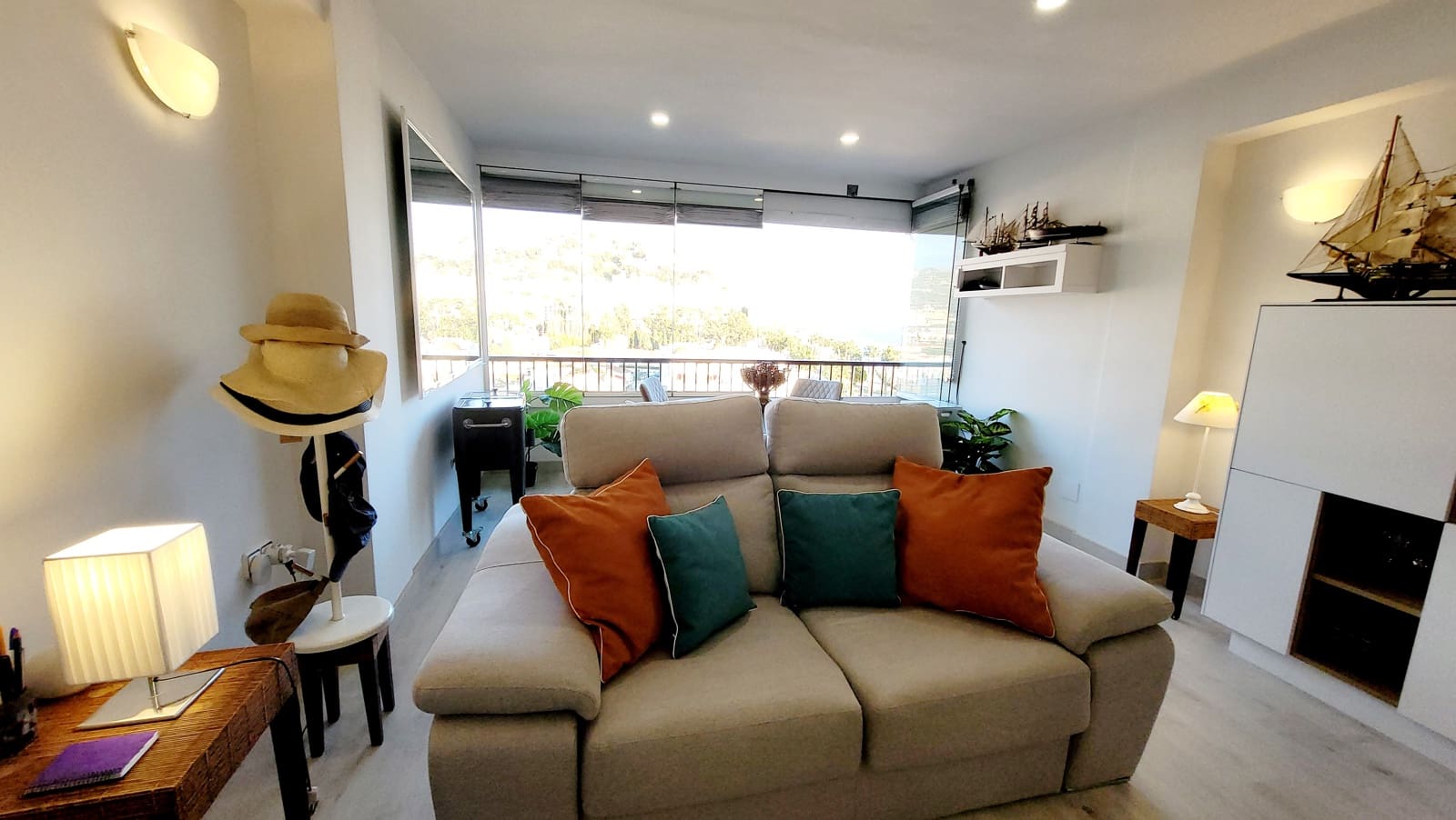 3 soveværelse Strandlejlighed til leje i Almunecar med garage - € 1.100 (Ref: 9256638)