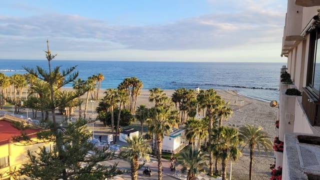 3 soverom Strandleiligheter til leie i Almuñécar med garasje - € 1 100 (Ref: 9256638)