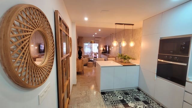 2 makuuhuone Huoneisto vuokrattavana paikassa Almuñécar mukana uima-altaan 
autotalli - 900 € (Ref: 9256688)