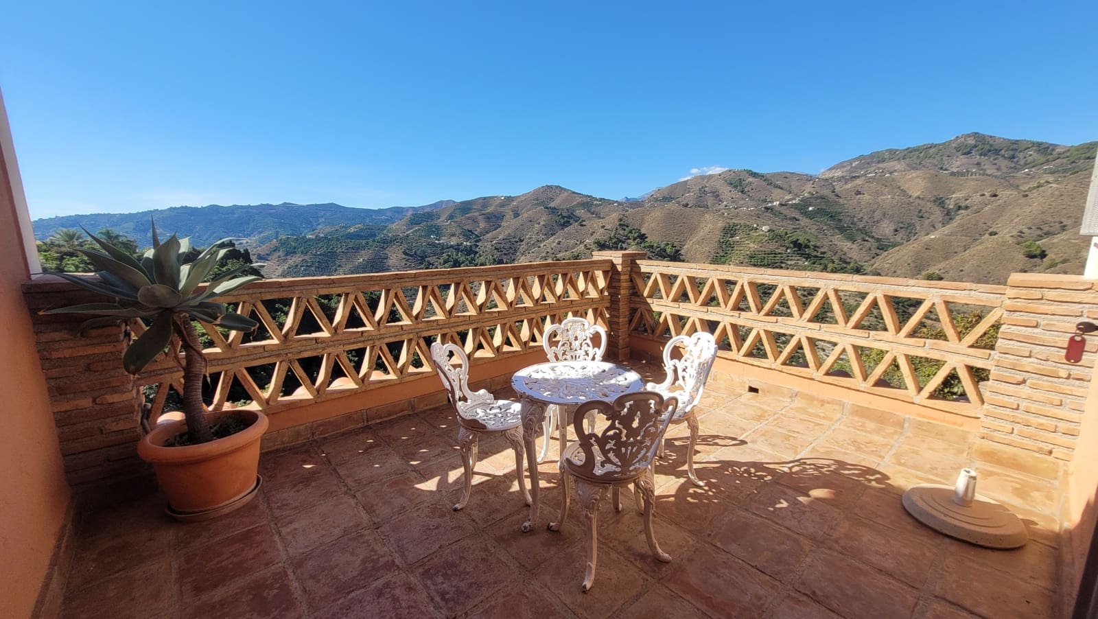 3 bedroom Finca/Country House for rent in Jete with pool garage - € 1,700 (Ref: 9357706)