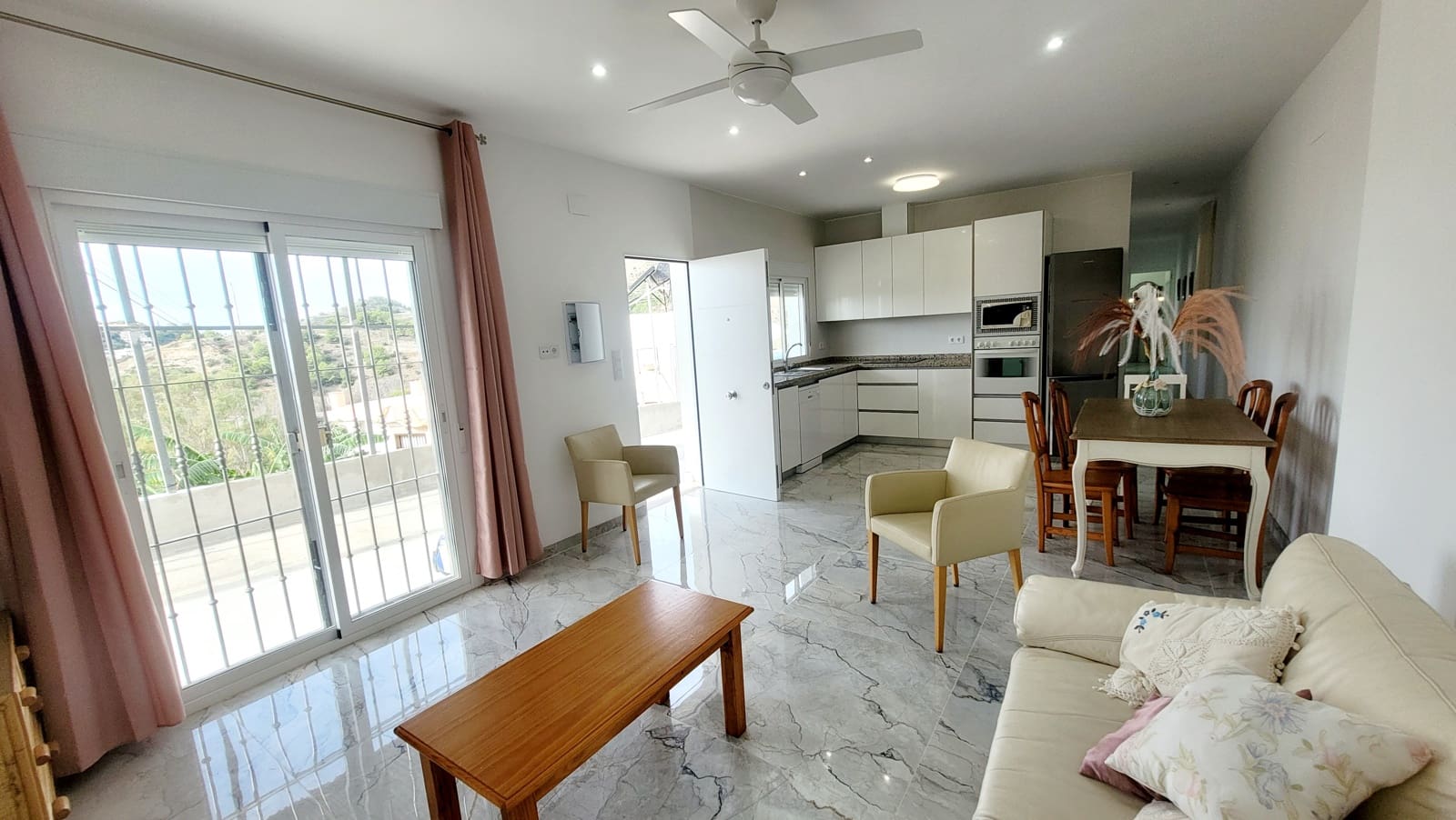 3 sovrum Hus att hyra i Almunecar med garage - 1 000 € (Ref: 9402413)