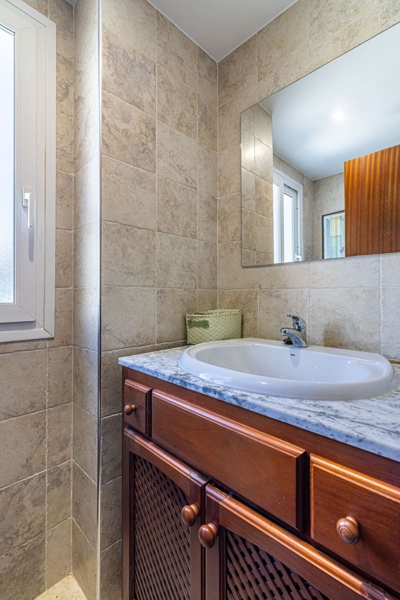 5 bedroom Apartment for sale in Guadalmina with pool garage - € 690,000 (Ref: 9207164)