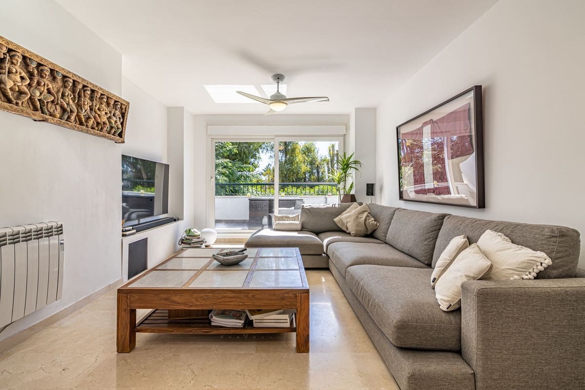 5 bedroom Apartment for sale in Guadalmina with pool garage - € 690,000 (Ref: 9207164)