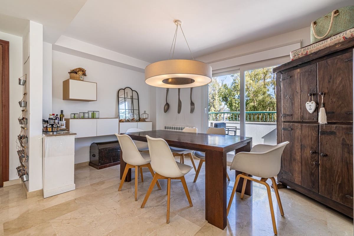 5 bedroom Apartment for sale in Guadalmina with pool garage - € 690,000 (Ref: 9207164)