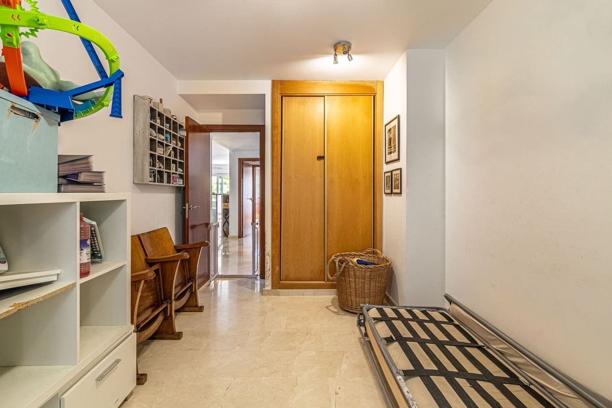 5 bedroom Apartment for sale in Guadalmina with pool garage - € 690,000 (Ref: 9207164)