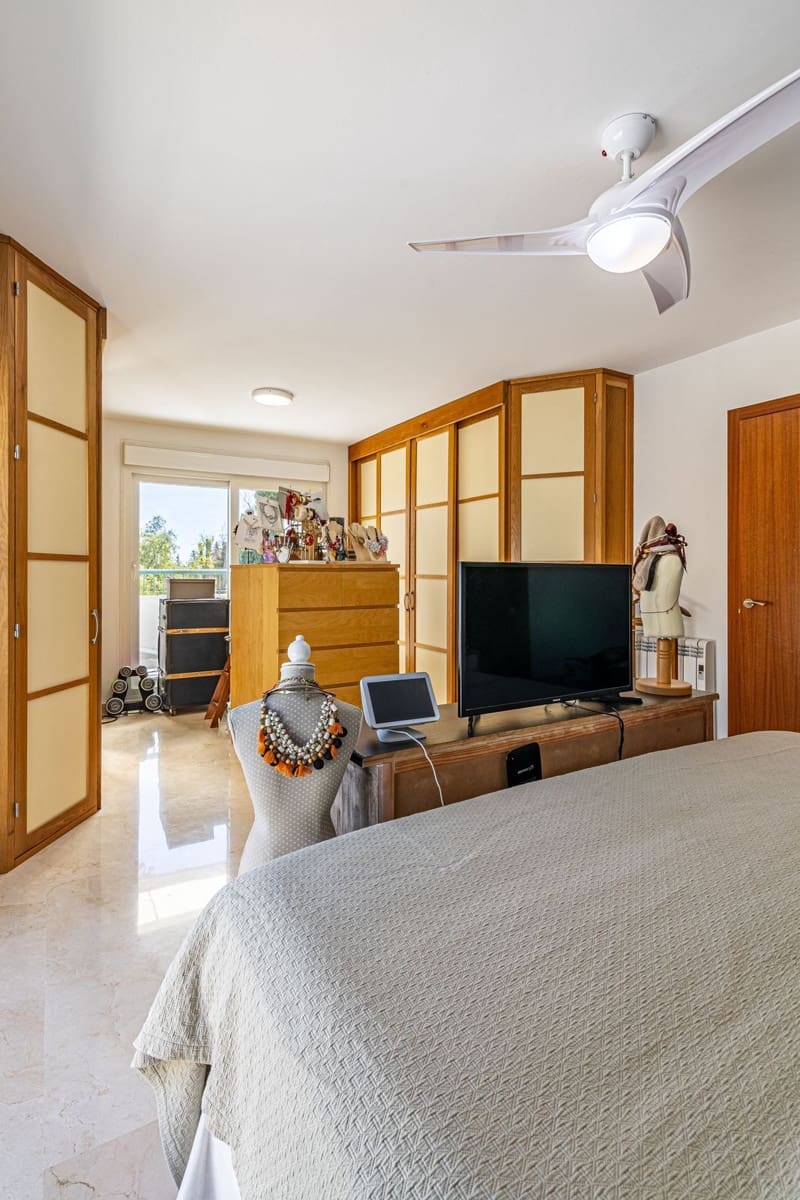 5 bedroom Apartment for sale in Guadalmina with pool garage - € 690,000 (Ref: 9207164)