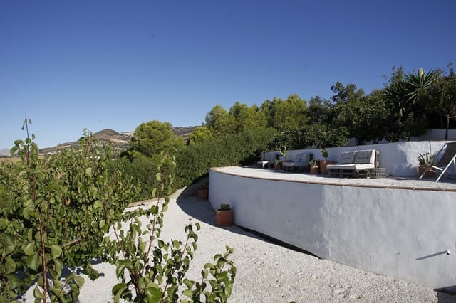 13 slaapkamer Hotel te koop in Villanueva de la Concepcion - € 2.300.000 (Ref: 9211658)