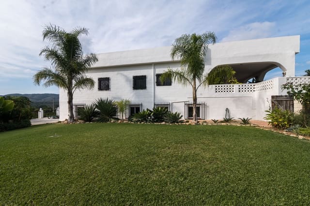 5 soveværelse Villa til salg i Guadassuar med swimmingpool garage - € 697.000 (Ref: 9248413)