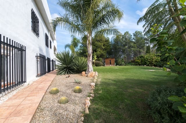 5 soveværelse Villa til salg i Guadassuar med swimmingpool garage - € 697.000 (Ref: 9248413)