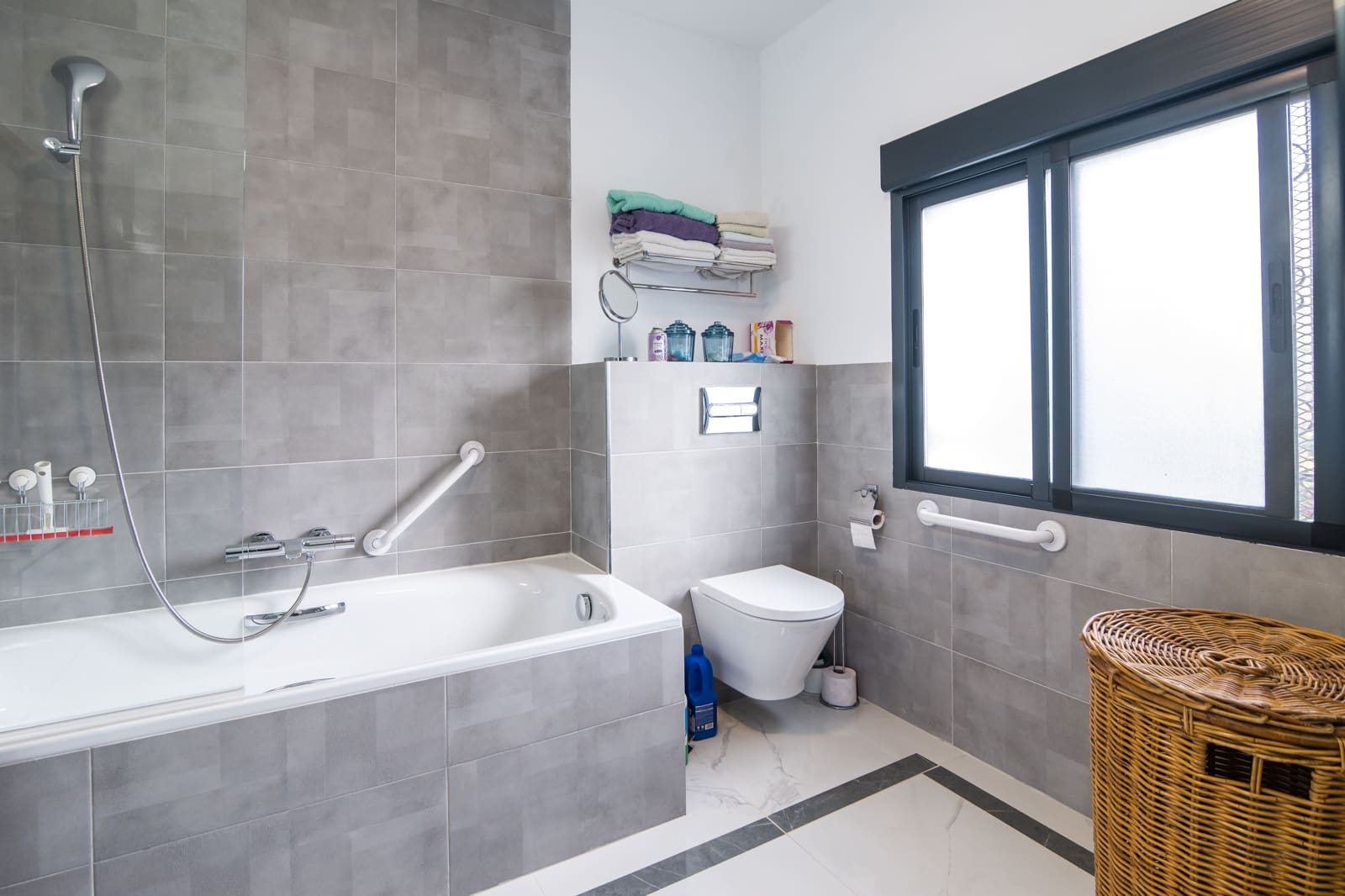 5 soverom Villa til salgs i Guadassuar med svømmebasseng garasje - € 697 000 (Ref: 9248413)