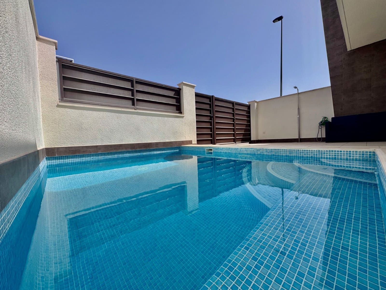 Chalet de 3 habitaciones en San Pedro del Pinatar en venta con piscina - 299.900 € (Ref: 9223337)