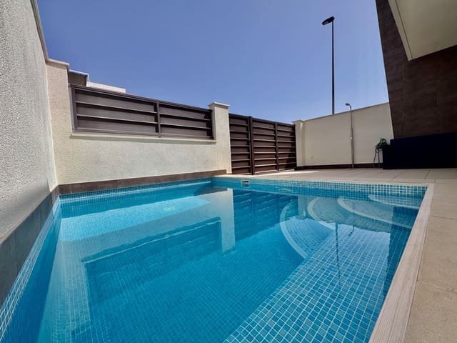 Chalet de 3 habitaciones en San Pedro del Pinatar en venta con piscina - 299.900 € (Ref: 9223337)