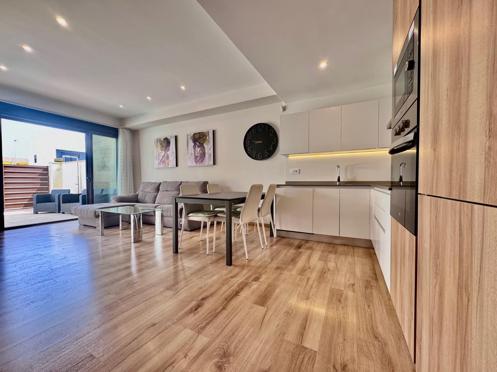 Chalet de 3 habitaciones en San Pedro del Pinatar en venta con piscina - 299.900 € (Ref: 9223337)