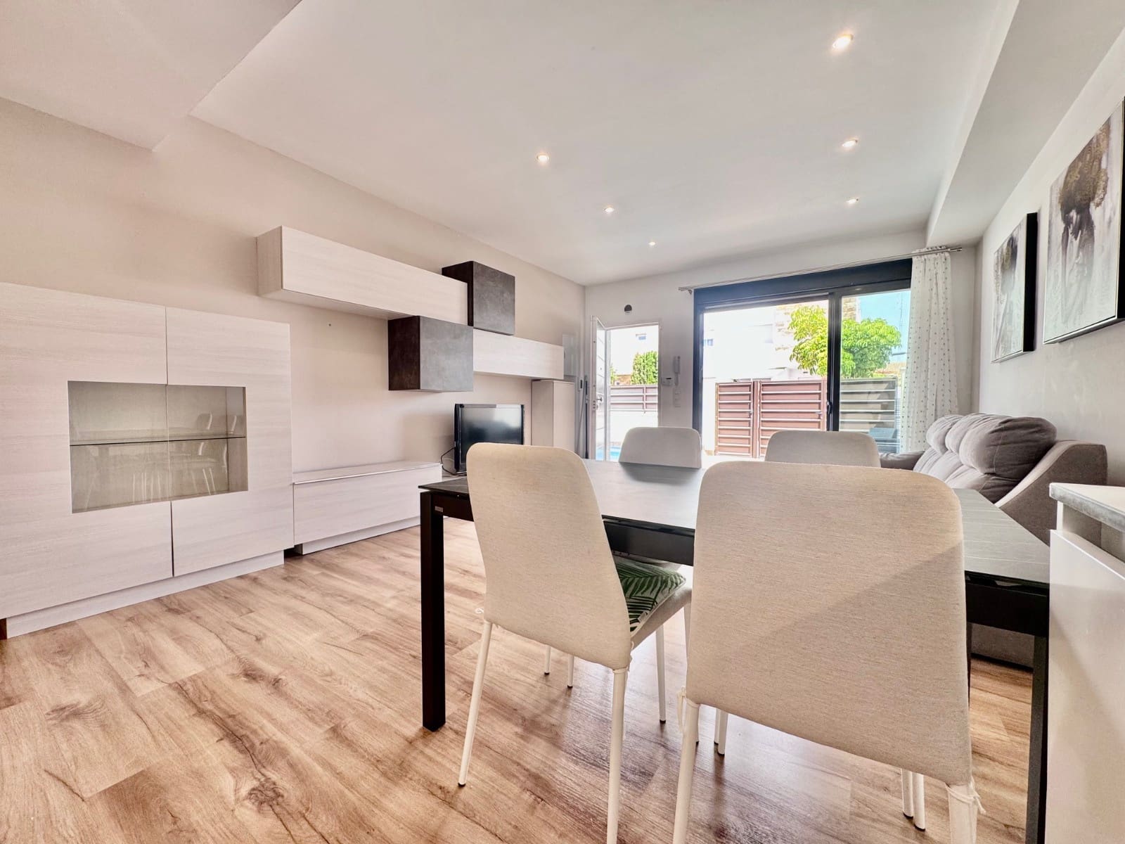 Chalet de 3 habitaciones en San Pedro del Pinatar en venta con piscina - 299.900 € (Ref: 9223337)