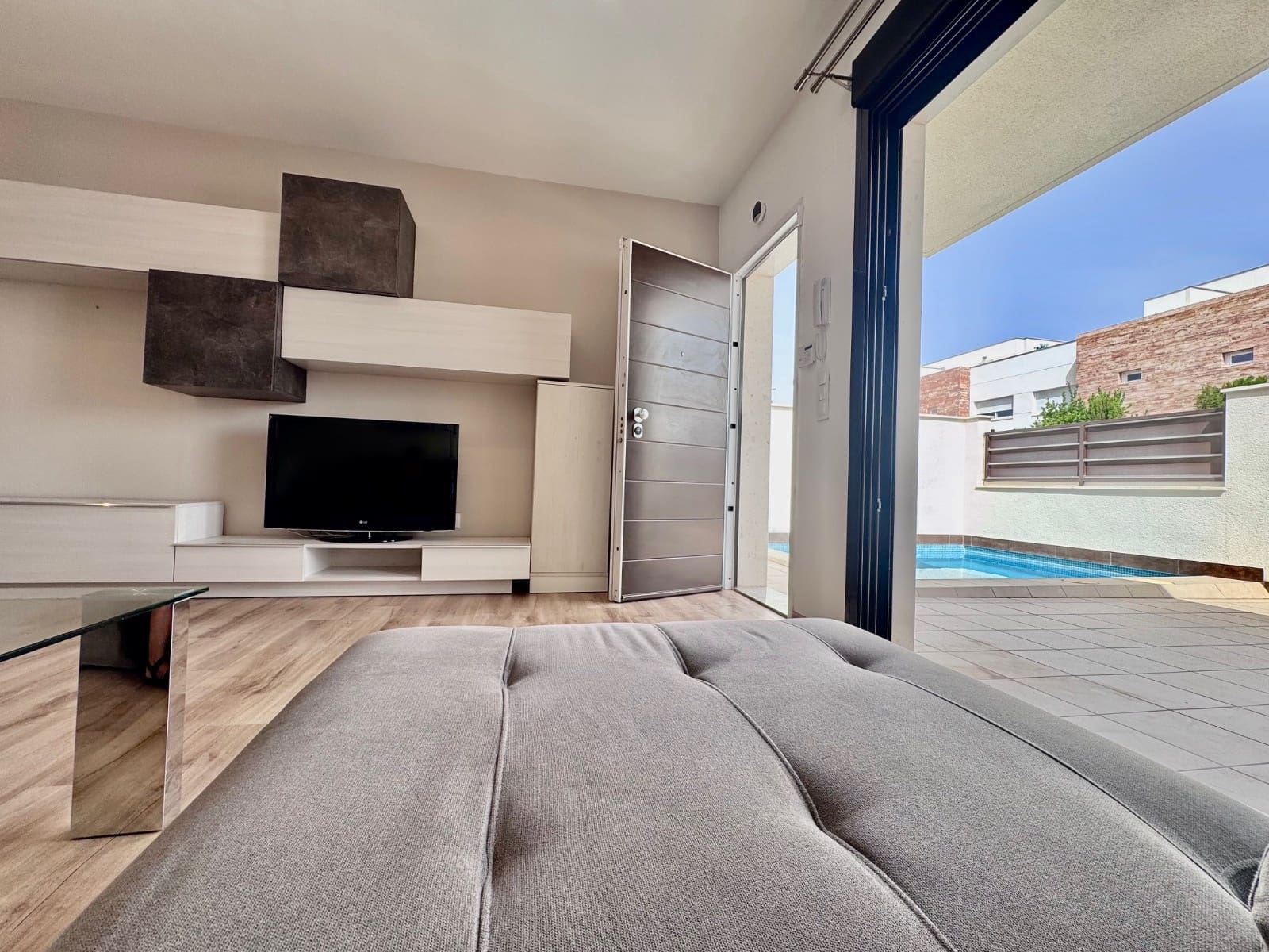 Chalet de 3 habitaciones en San Pedro del Pinatar en venta con piscina - 299.900 € (Ref: 9223337)