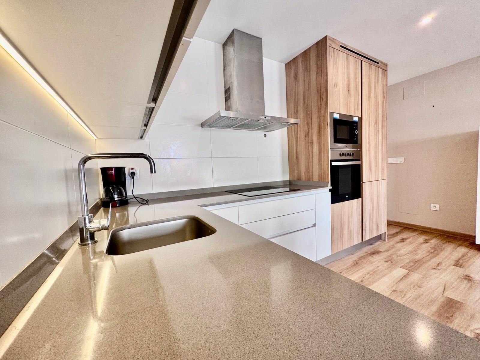 Chalet de 3 habitaciones en San Pedro del Pinatar en venta con piscina - 299.900 € (Ref: 9223337)