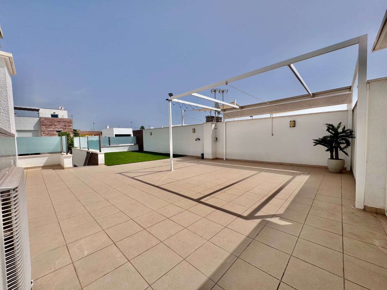 Chalet de 3 habitaciones en San Pedro del Pinatar en venta con piscina - 299.900 € (Ref: 9223337)