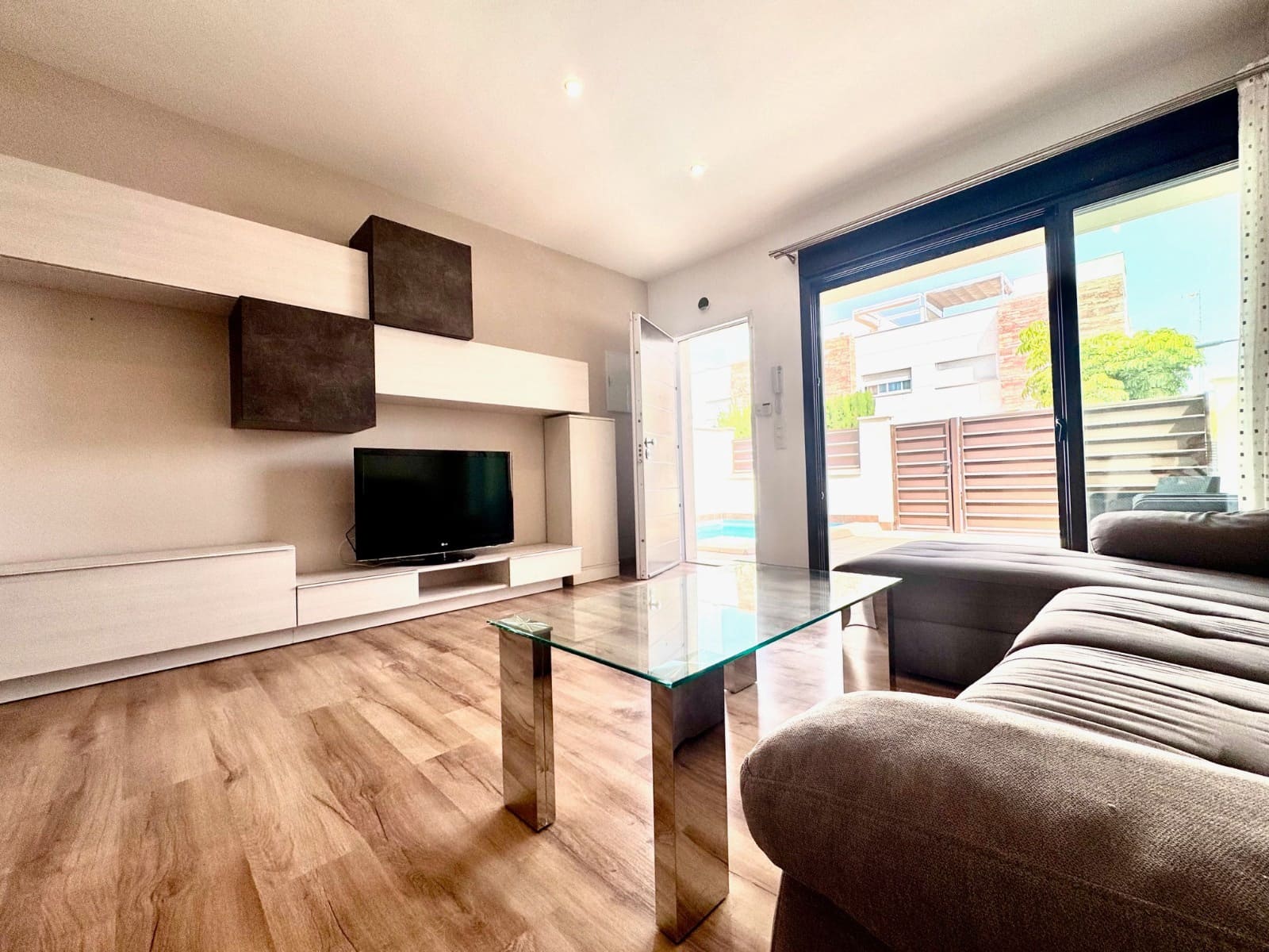 Chalet de 3 habitaciones en San Pedro del Pinatar en venta con piscina - 299.900 € (Ref: 9223337)