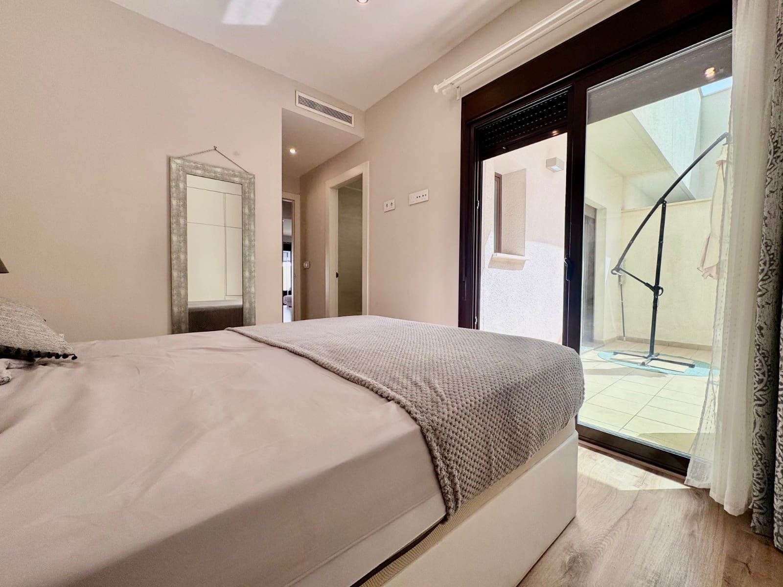 Chalet de 3 habitaciones en San Pedro del Pinatar en venta con piscina - 299.900 € (Ref: 9223337)