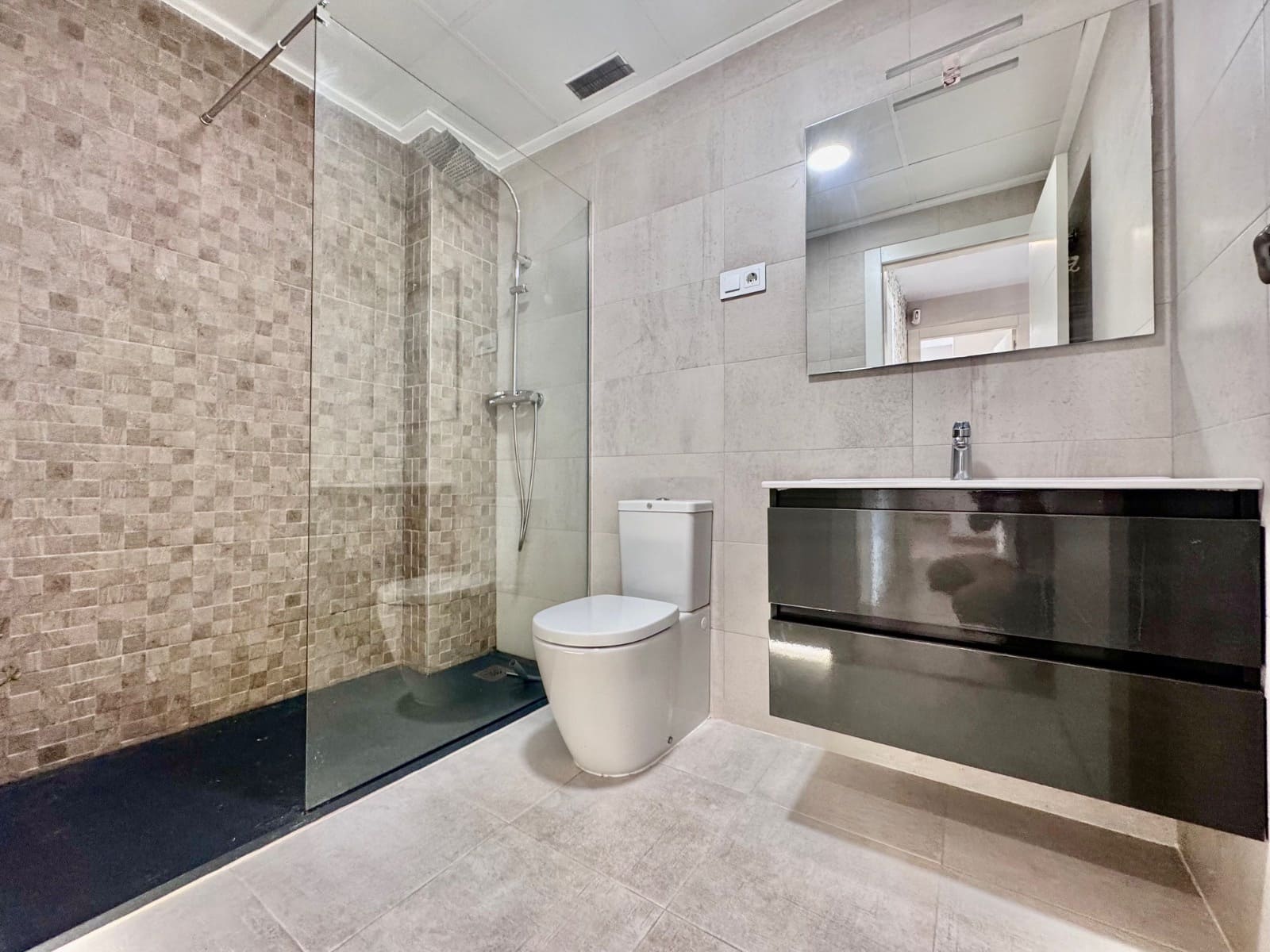 Chalet de 3 habitaciones en San Pedro del Pinatar en venta con piscina - 299.900 € (Ref: 9223337)