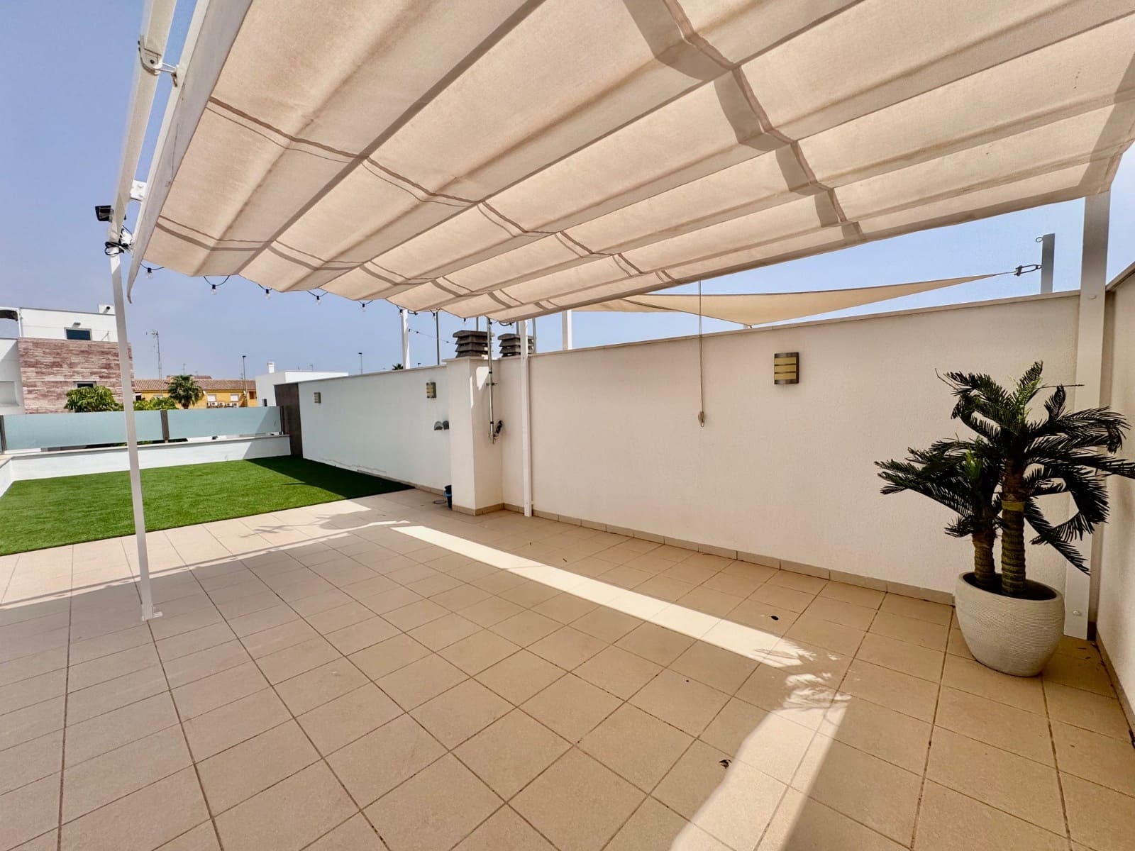 Chalet de 3 habitaciones en San Pedro del Pinatar en venta con piscina - 299.900 € (Ref: 9223337)