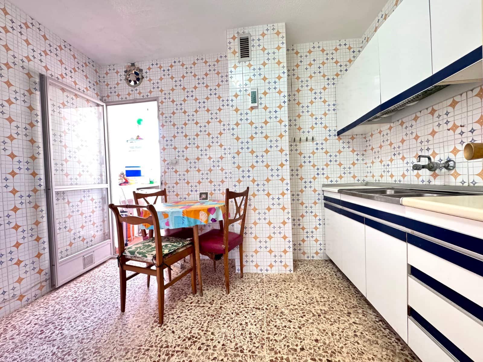 3 bedroom Apartment for sale in San Pedro del Pinatar with garage - € 112,000 (Ref: 9223542)