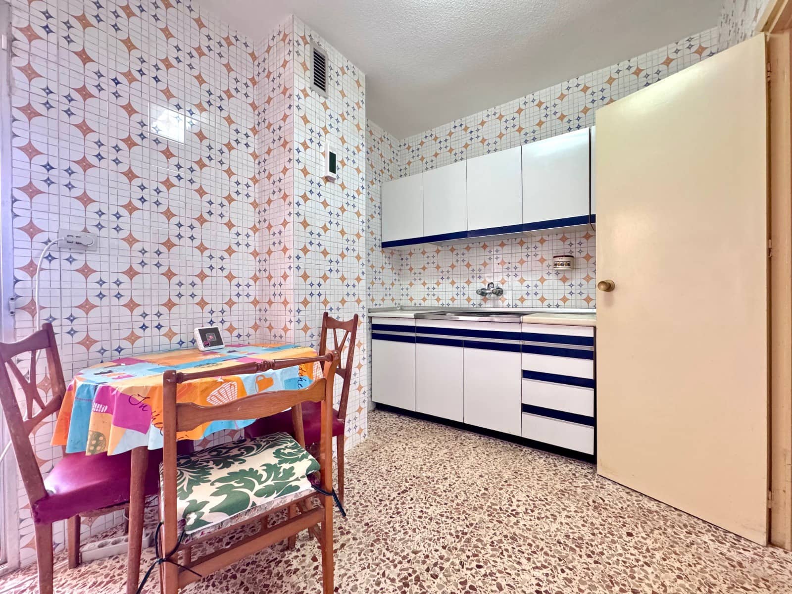 3 bedroom Apartment for sale in San Pedro del Pinatar with garage - € 112,000 (Ref: 9223542)