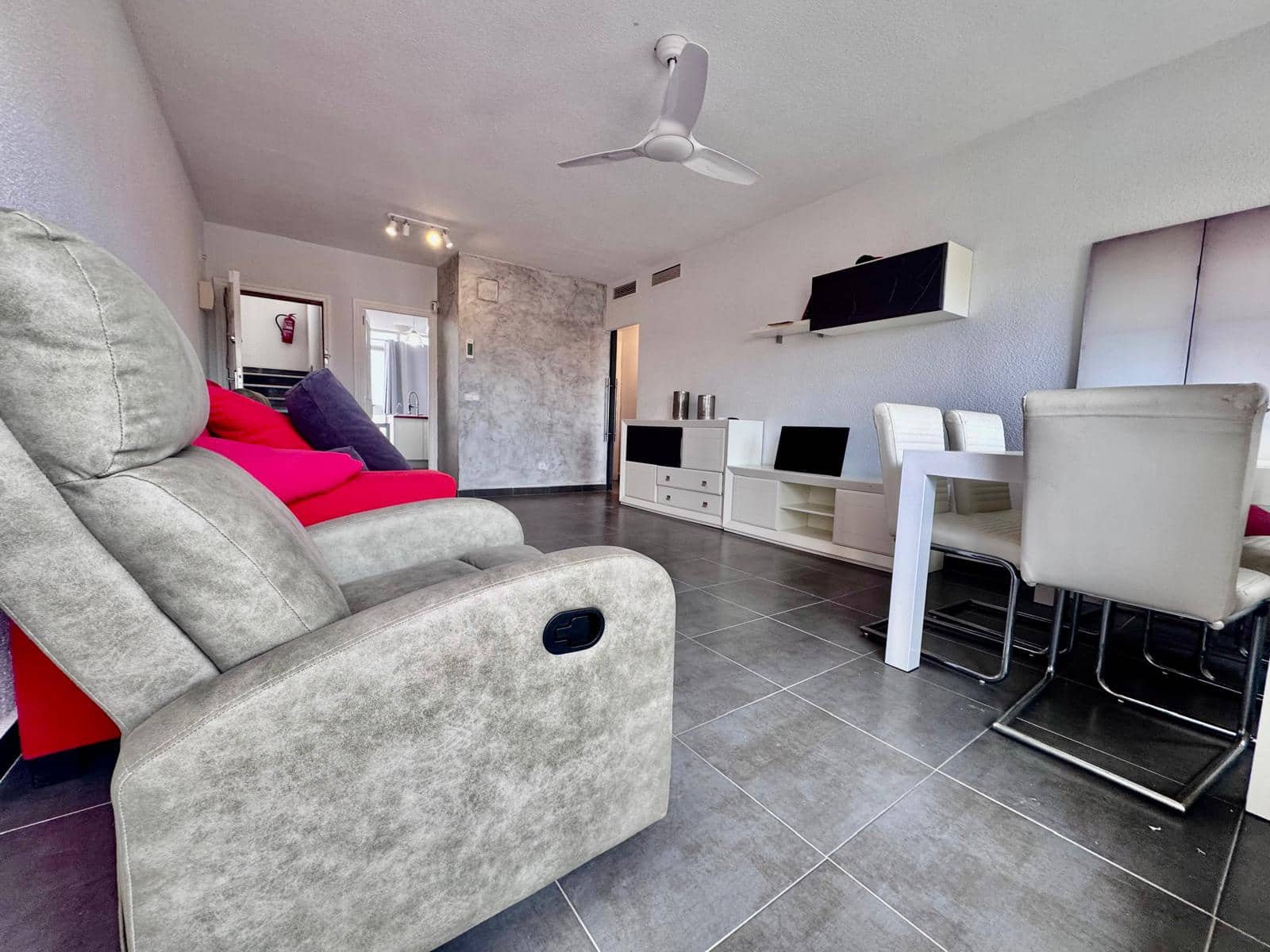 2 bedroom Apartment for sale in San Pedro del Pinatar with garage - € 122,900 (Ref: 9223554)