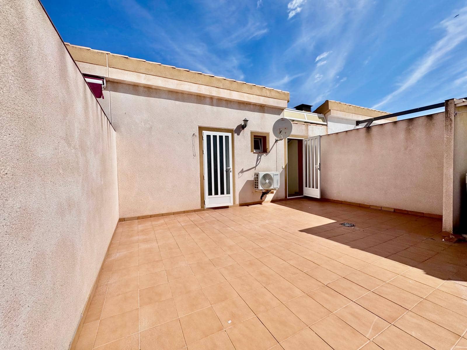 3 bedroom Apartment for sale in San Pedro del Pinatar with garage - € 139,900 (Ref: 9223561)