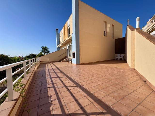 3 soveværelse Byhus til salg i Campoamor, Orihuela med swimmingpool garage - € 389.000 (Ref: 9223573)