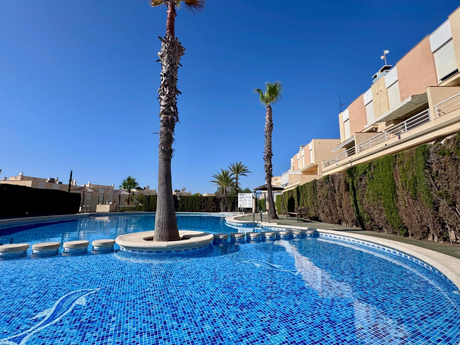 3 soveværelse Byhus til salg i Campoamor med swimmingpool garage - € 389.000 (Ref: 9223573)