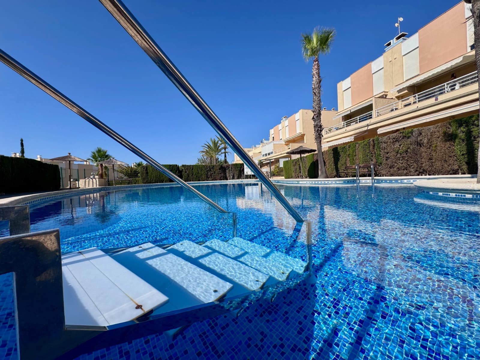 3 soveværelse Byhus til salg i Campoamor med swimmingpool garage - € 389.000 (Ref: 9223573)