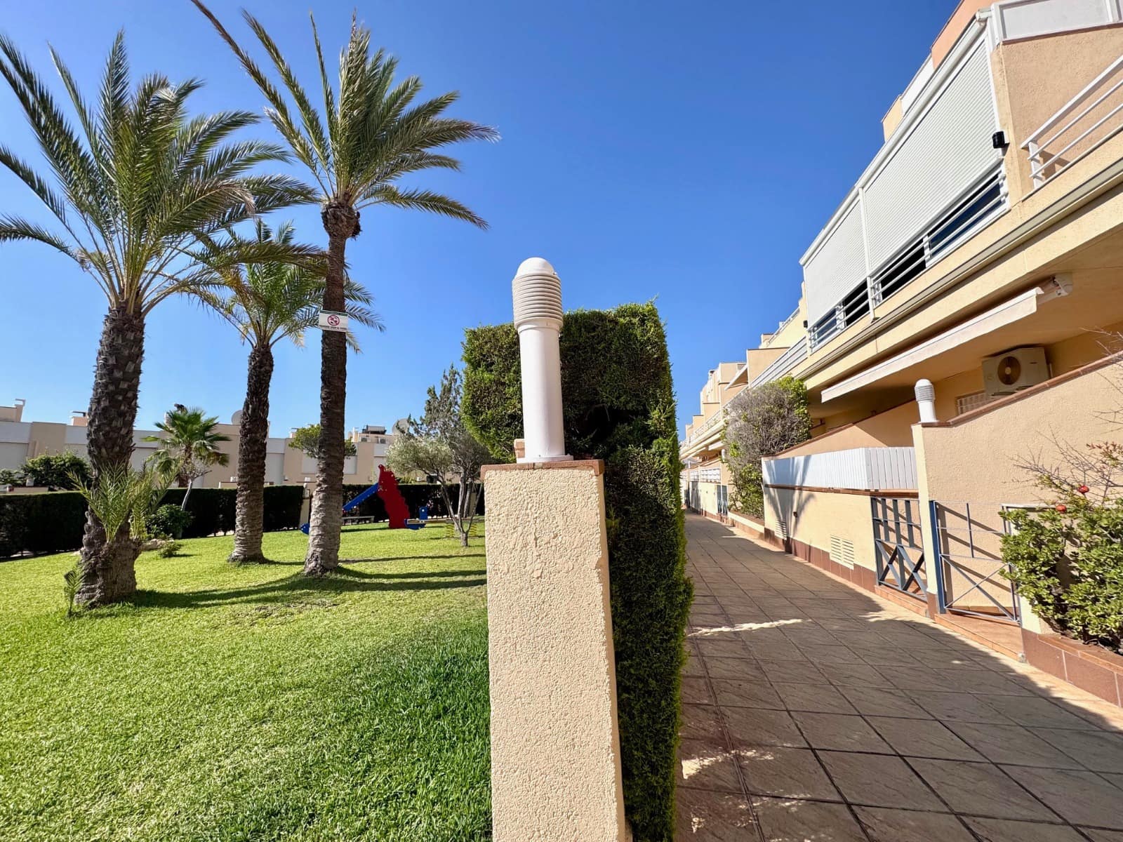 3 soveværelse Byhus til salg i Campoamor med swimmingpool garage - € 389.000 (Ref: 9223573)