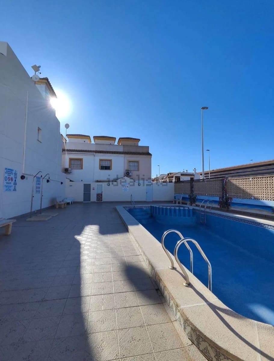 2 bedroom Villa for sale in San Pedro del Pinatar with pool - € 195,000 (Ref: 9223621)
