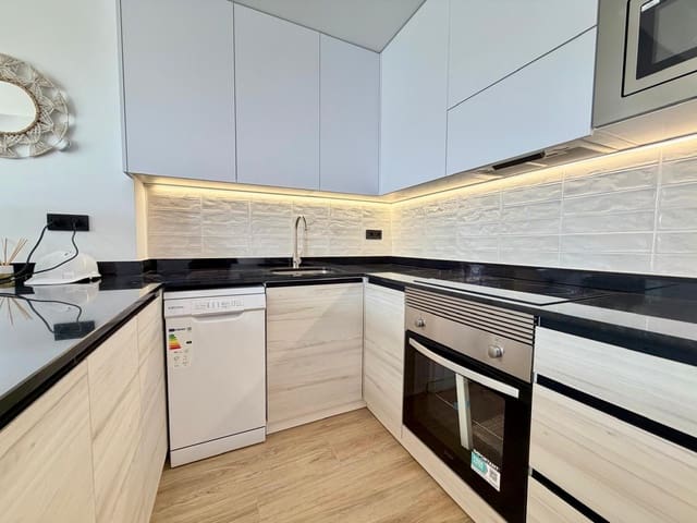 3 sypialnia Dom na sprzedaż w Los Alcázares z basenem - 357 000 € (Ref: 9357708)