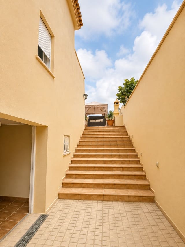 4 soverom Villa til salgs i Puerto de la Cruz med svømmebasseng garasje - € 1 199 000 (Ref: 10076780)