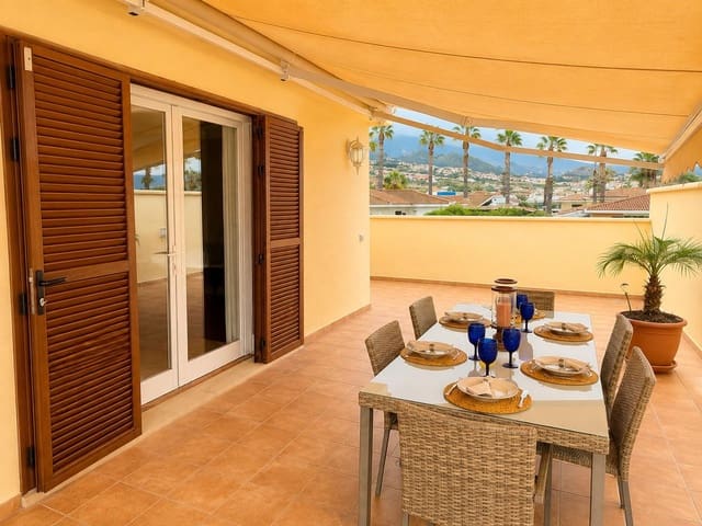 4 soverom Villa til salgs i Puerto de la Cruz med svømmebasseng garasje - € 1 199 000 (Ref: 10076780)