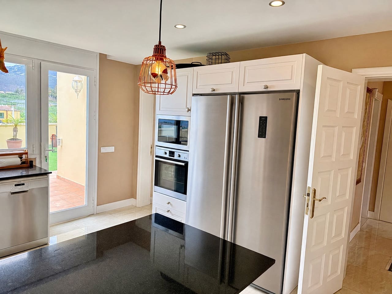 4 soverom Villa til salgs i Puerto de la Cruz med svømmebasseng garasje - € 1 199 000 (Ref: 10076780)