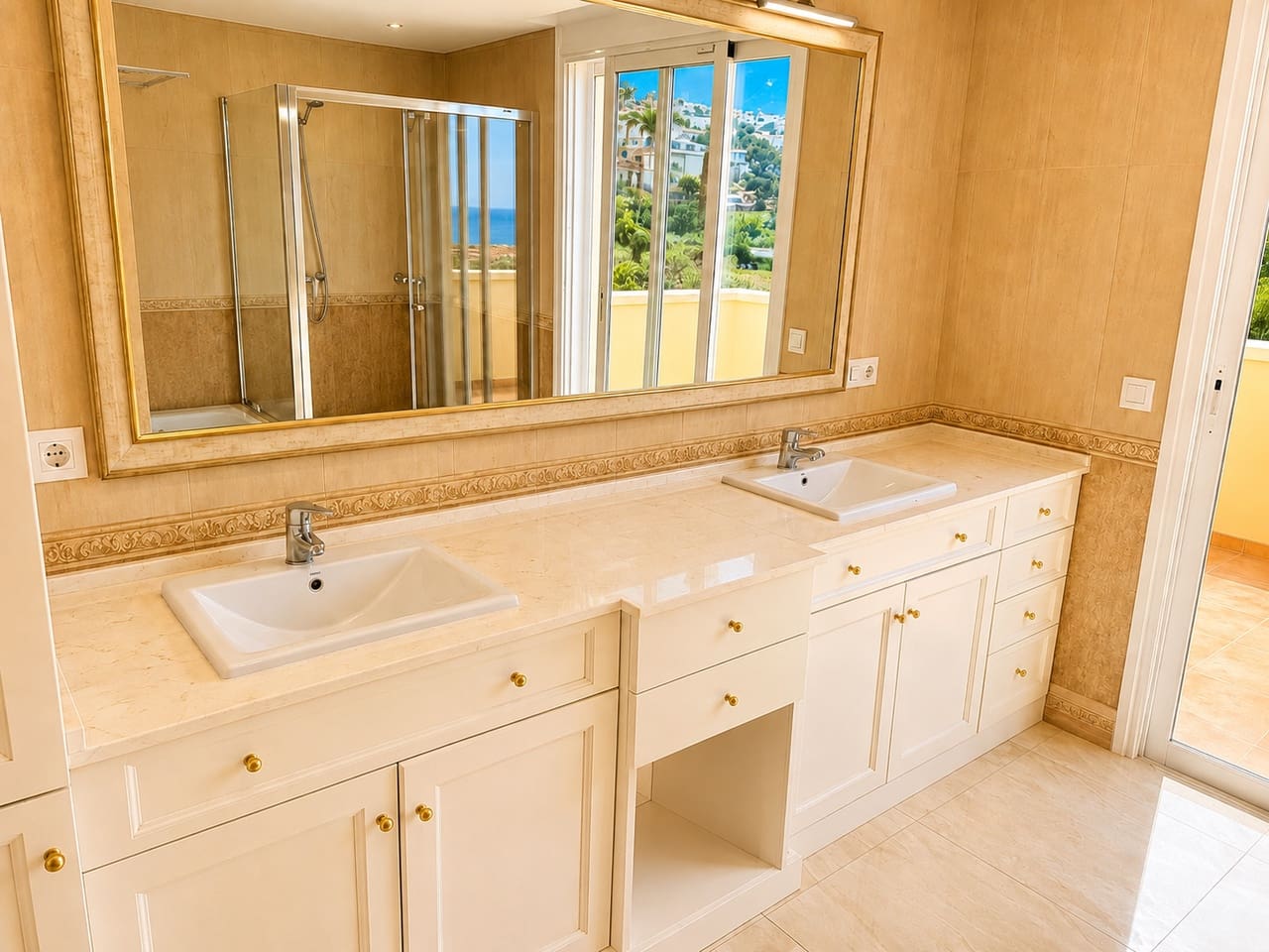 4 soverom Villa til salgs i Puerto de la Cruz med svømmebasseng garasje - € 1 199 000 (Ref: 10076780)