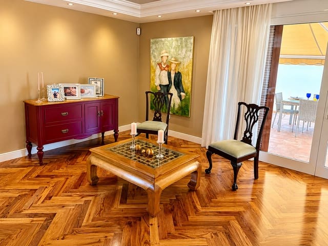 4 soverom Villa til salgs i Puerto de la Cruz med svømmebasseng garasje - € 1 199 000 (Ref: 10076780)