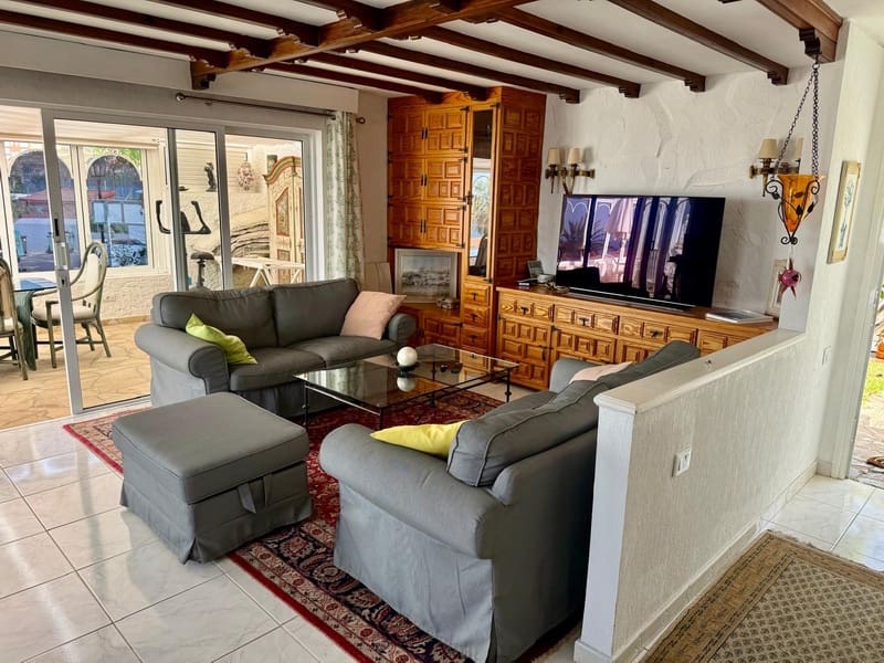 2 soveværelse Villa til leje i Los Realejos med swimmingpool garage - € 2.450 (Ref: 9246064)