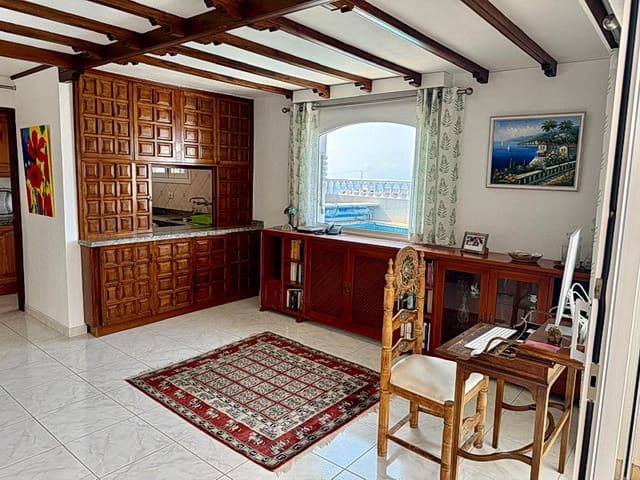 2 bedroom Villa for rent in Los Realejos with pool garage - € 2,450 (Ref: 9246064)