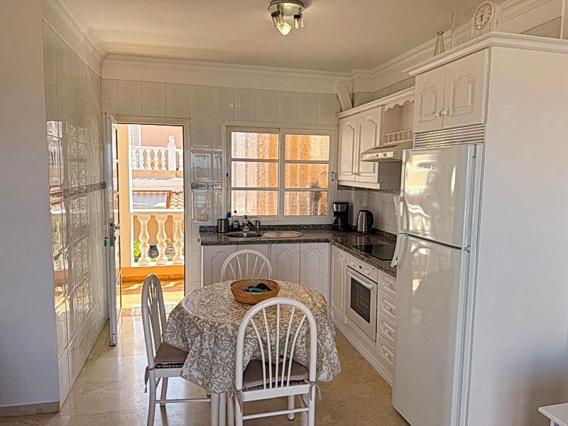 2 bedroom Apartment for rent in Puerto de la Cruz with pool garage - € 1,300 (Ref: 9324810)