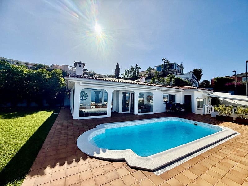 3 soverom Bungalow til salgs i El Sauzal med svømmebasseng garasje - € 780 000 (Ref: 9450832)