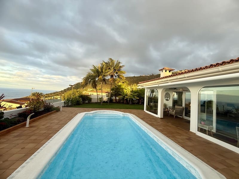 3 soverom Bungalow til salgs i El Sauzal med svømmebasseng garasje - € 780 000 (Ref: 9450832)