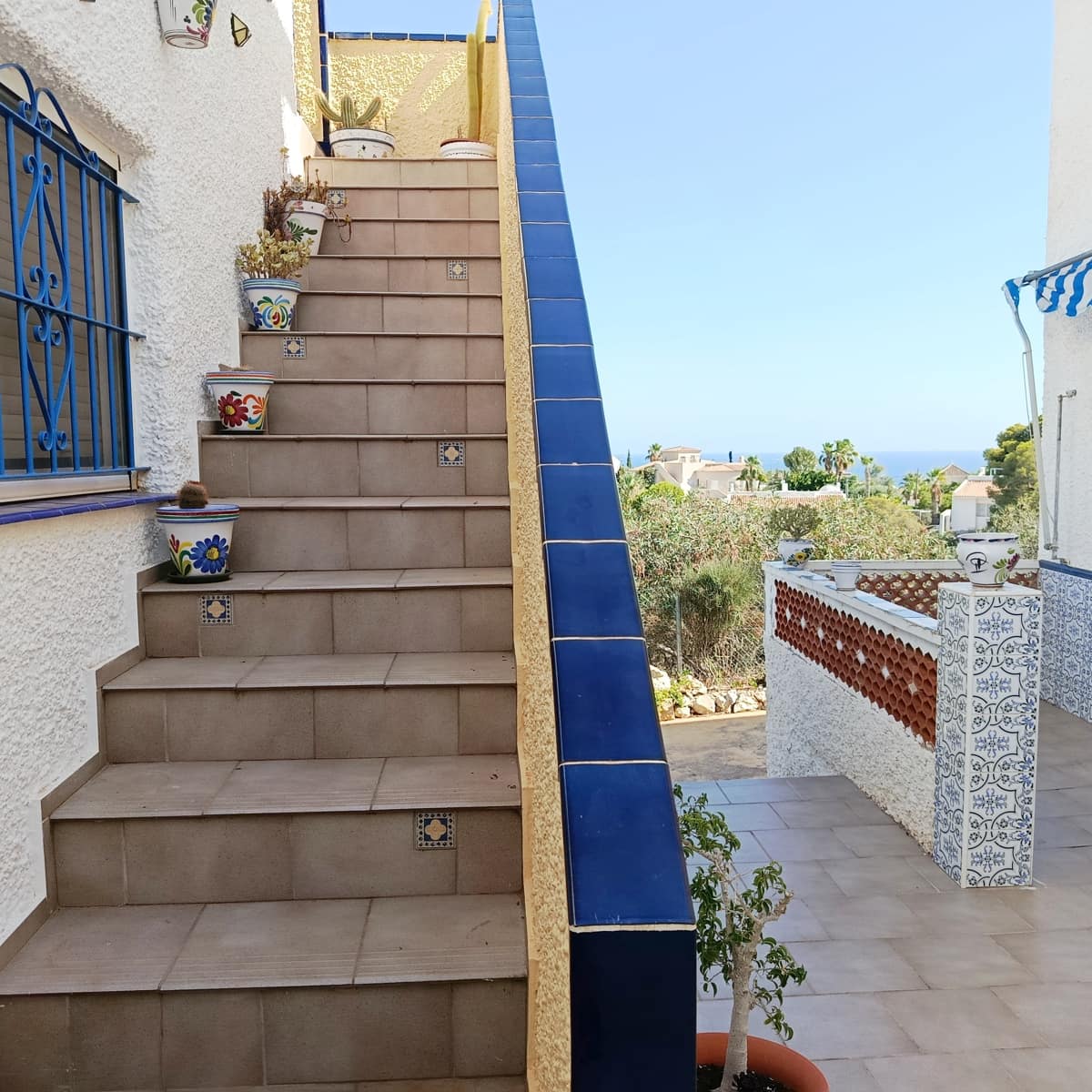 2 soverom Rekkehus til salgs i El Campello med svømmebasseng garasje - € 290 (Ref: 9231789)