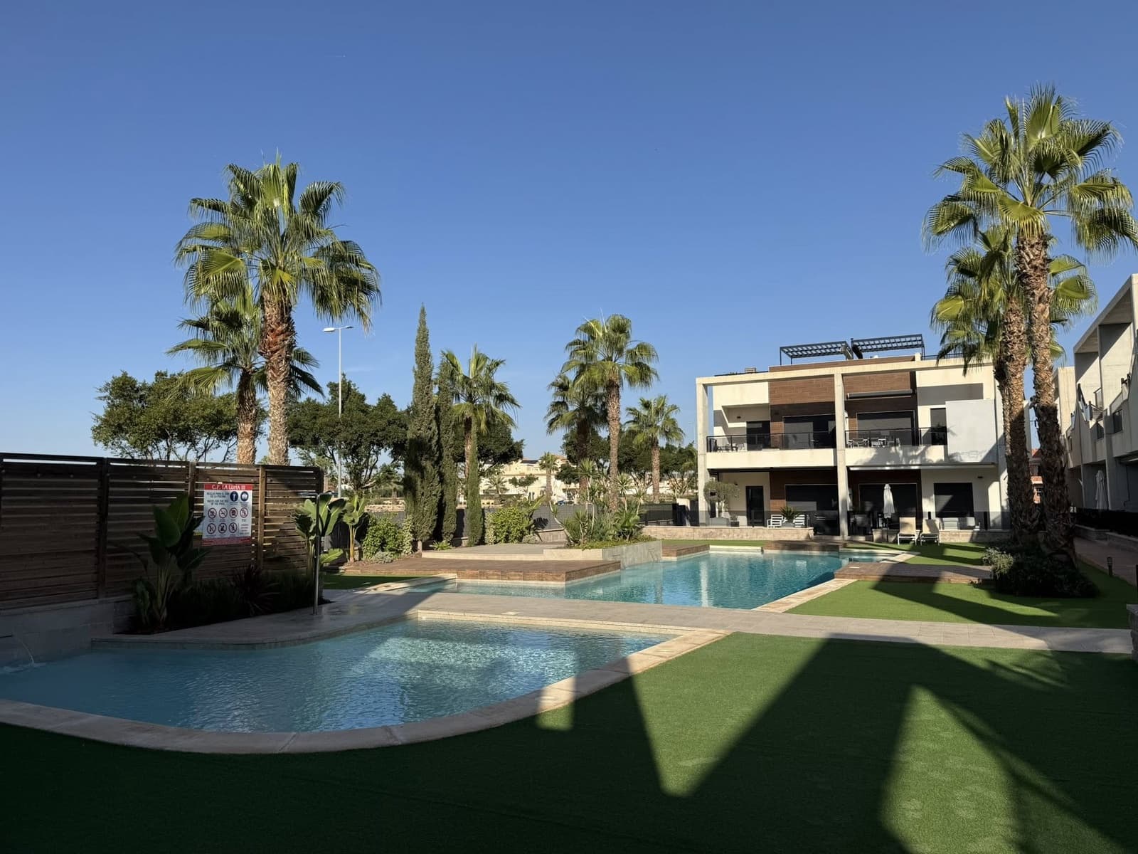 2 slaapkamer Bungalow te koop in Guardamar del Segura met zwembad garage - € 219.900 (Ref: 9293539)