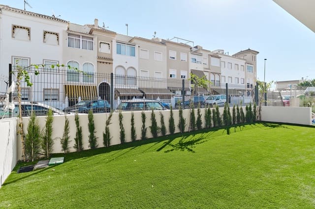 2 makuuhuone Bungalow myytävänä paikassa La Veleta, Torrevieja mukana uima-altaan 
autotalli - 360 000 € (Ref: 9311404)
