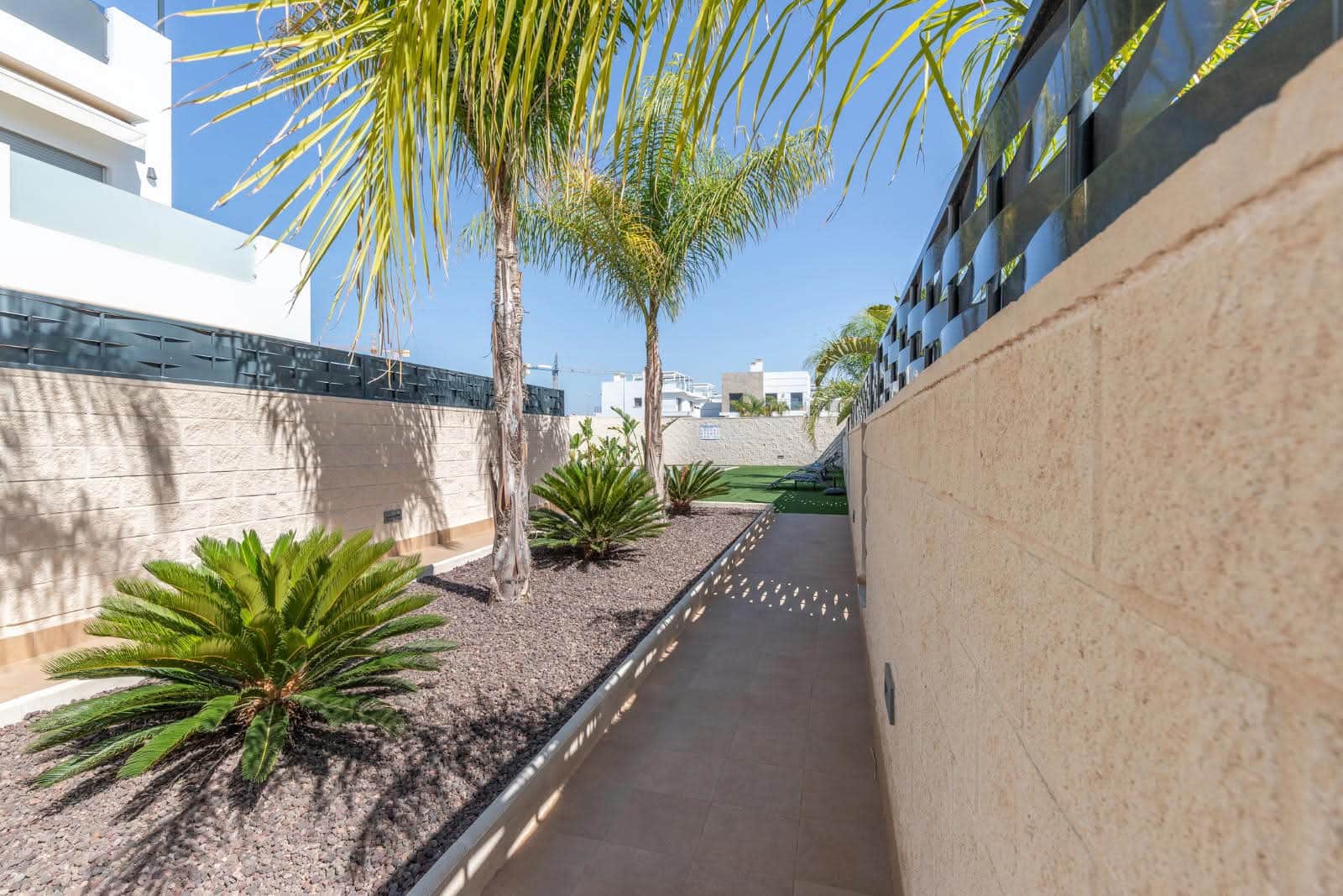 3 makuuhuone Omakotitalo myytävänä paikassa Ciudad Quesada mukana uima-altaan 
autotalli - 299 900 € (Ref: 9396784)