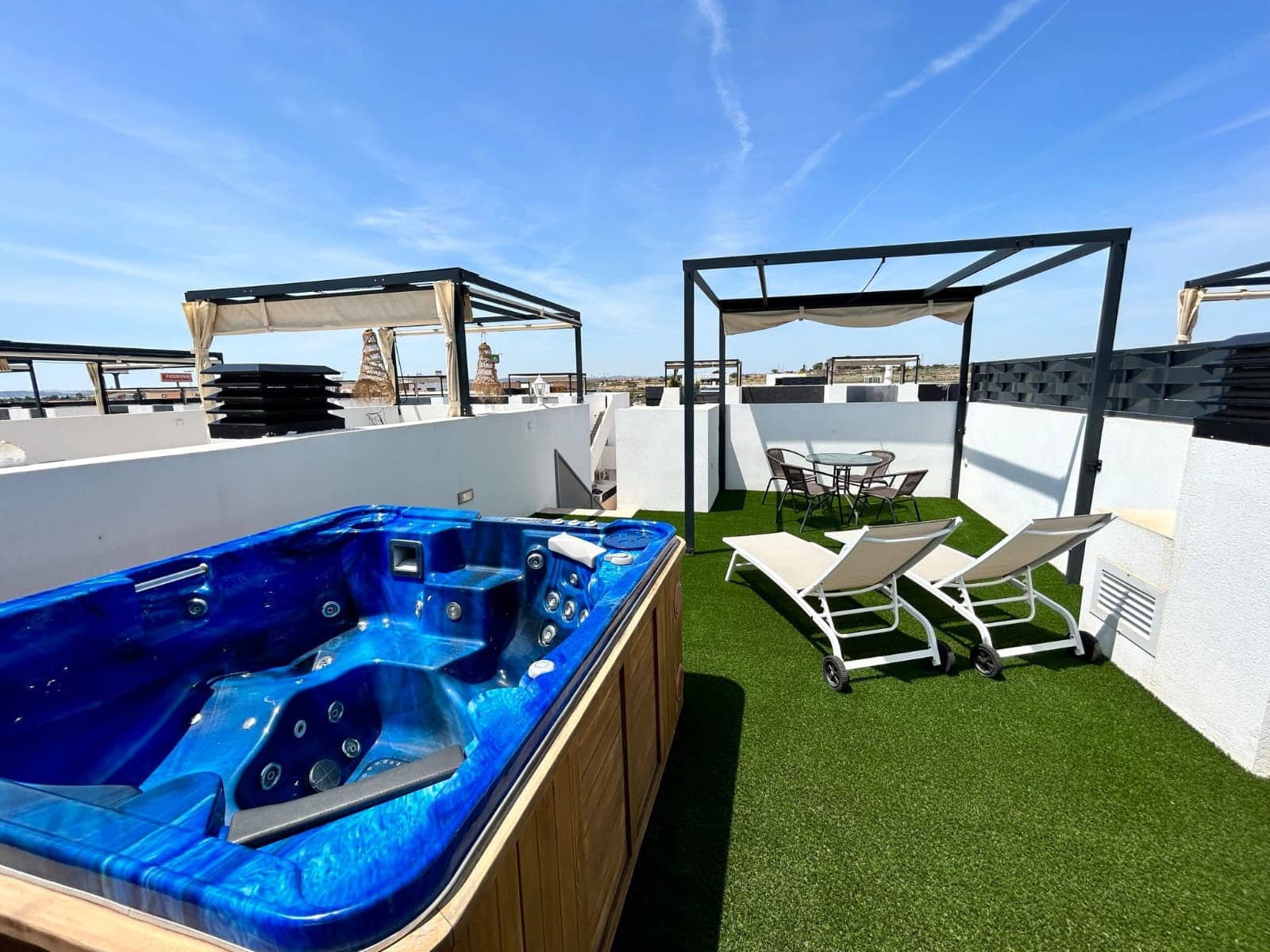 3 makuuhuone Omakotitalo myytävänä paikassa Ciudad Quesada mukana uima-altaan 
autotalli - 299 900 € (Ref: 9396784)